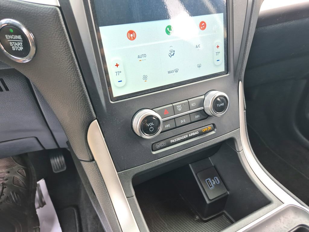 Used 2024 Ford Edge SE image 18