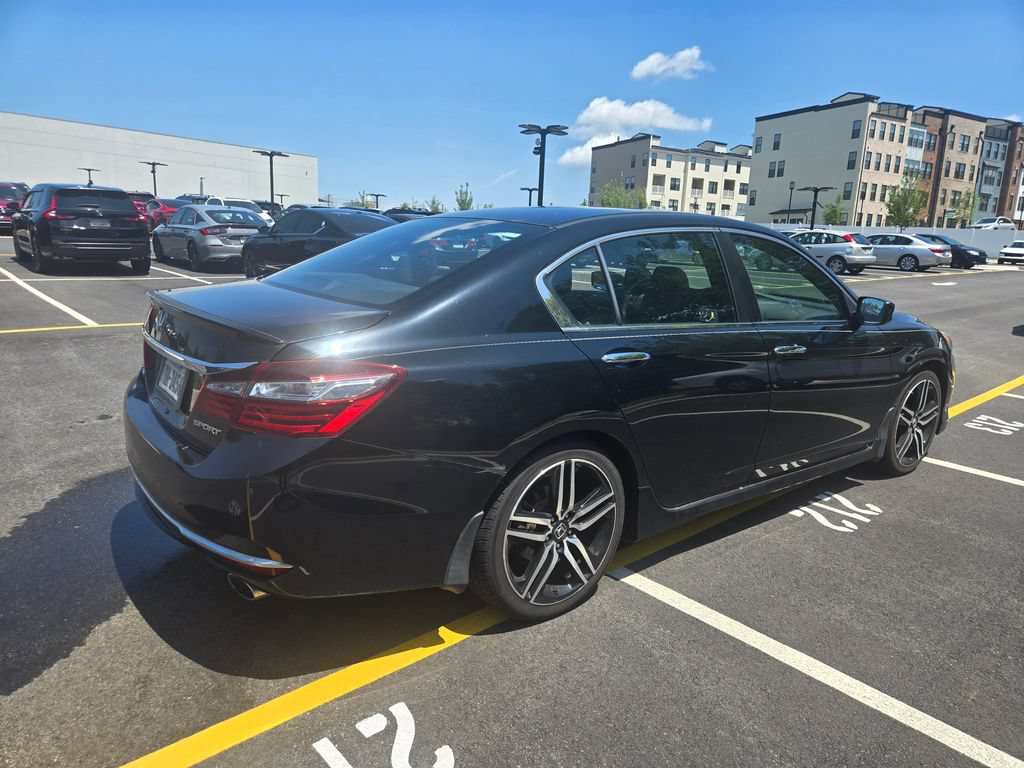 Used 2017 Honda Accord Sport image 3