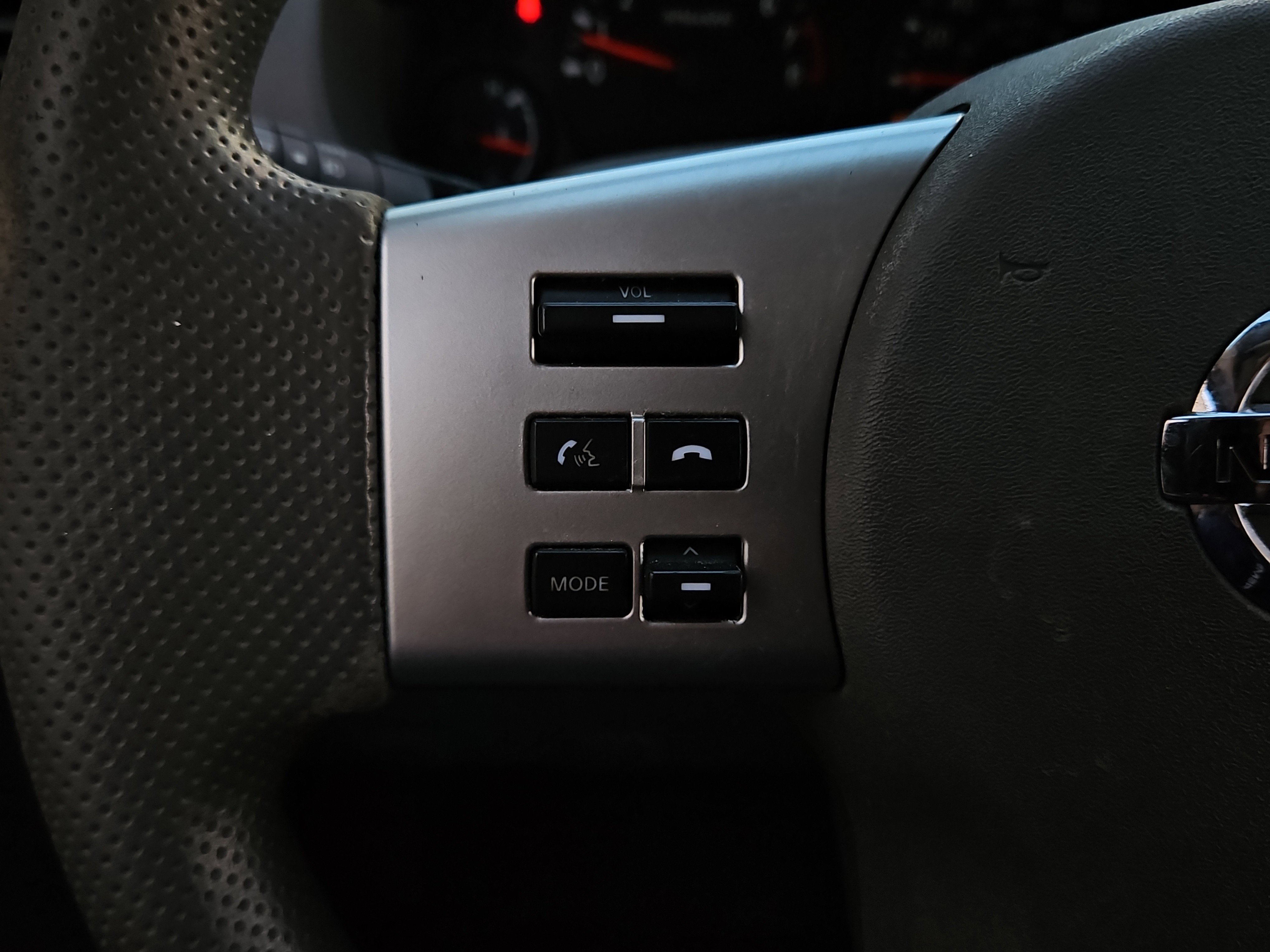 Used 2020 Nissan Frontier SV image 8