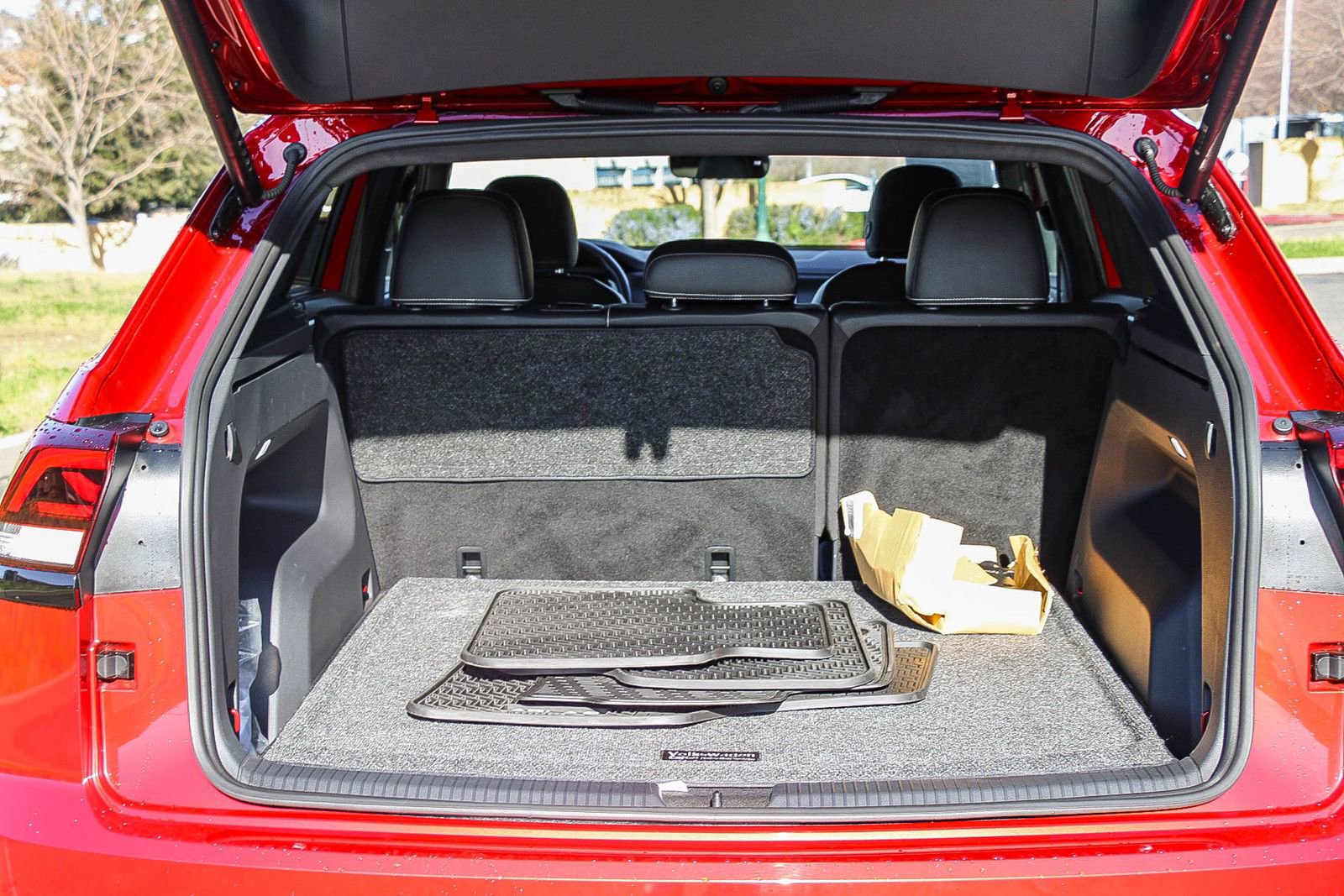 Used 2025 Volkswagen Atlas Cross Sport SEL R-Line image 25