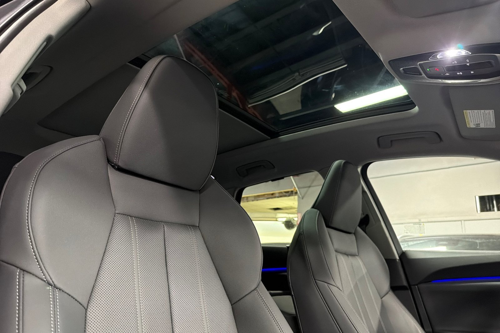 Used 2025 Audi Q5 Premium Plus w/ Premium Plus AWD/4WD image 16