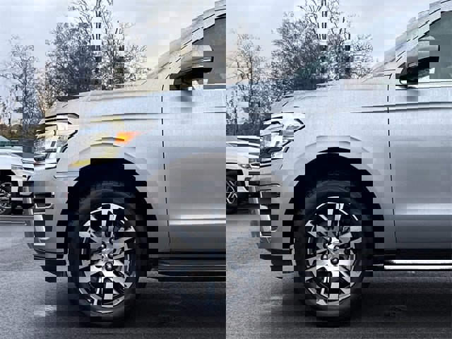 Used 2022 Ford Expedition Max Limited image 9