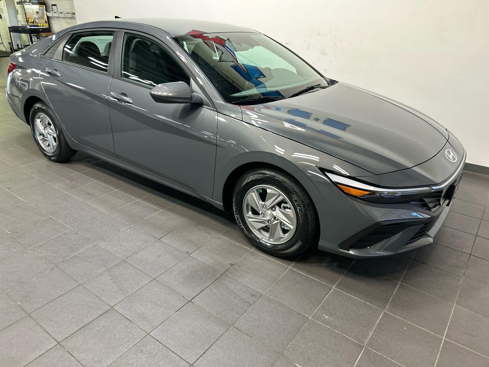 New 2026 Hyundai Elantra SE FWD image 2