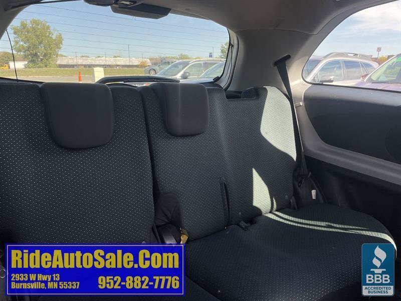 Used 2008 Toyota Yaris 2-Door Hatchback FWD image 16