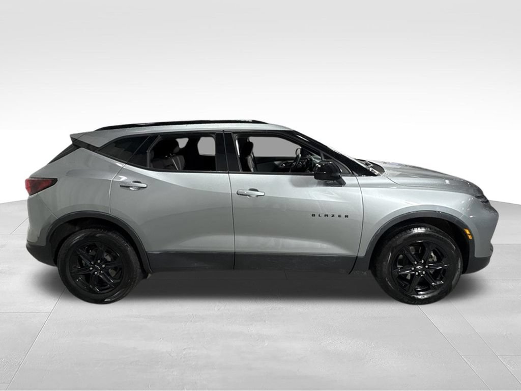 Used 2023 Chevrolet Blazer LT w/ Convenience Package FWD image 11