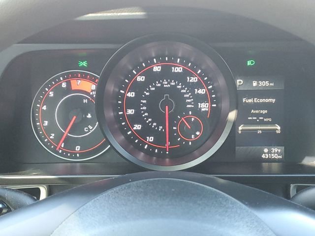 Used 2023 Hyundai Elantra SEL w/ Preferred Accessory Package image 11