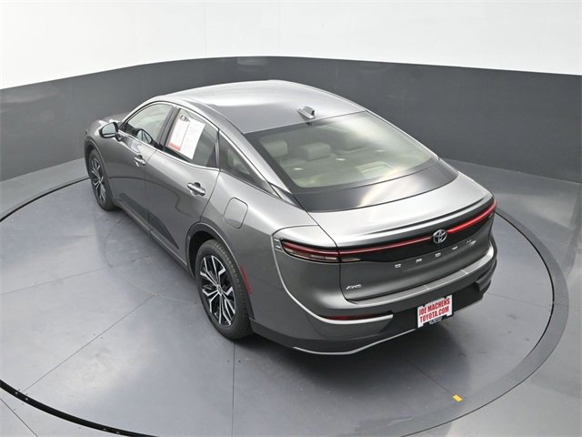 Used 2023 Toyota Crown XLE image 23