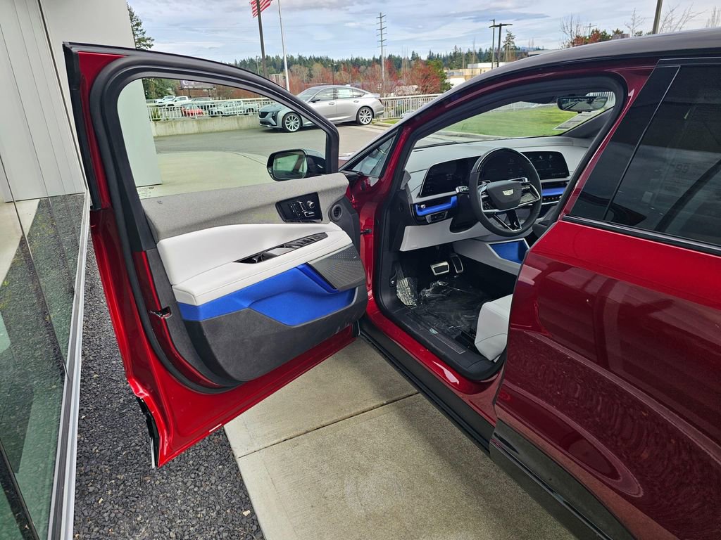 New 2026 Cadillac Optiq Sport 1 image 18