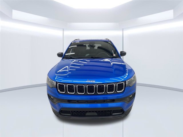 Used 2024 Jeep Compass Latitude AWD/4WD image 10