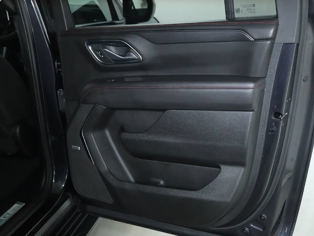 Used 2024 Chevrolet Suburban RST RWD image 32