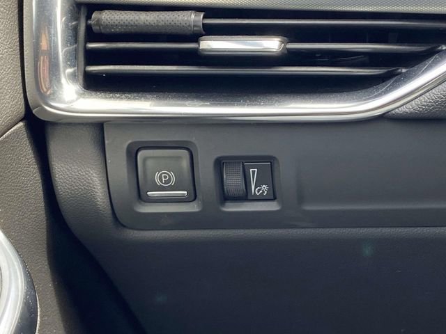 Used 2022 Cadillac XT4 Premium Luxury w/ Safety Alert Package image 26