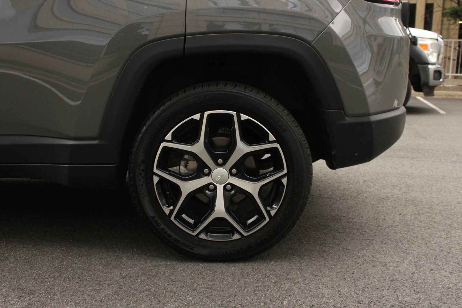 Used 2024 Jeep Compass Latitude AWD/4WD image 10