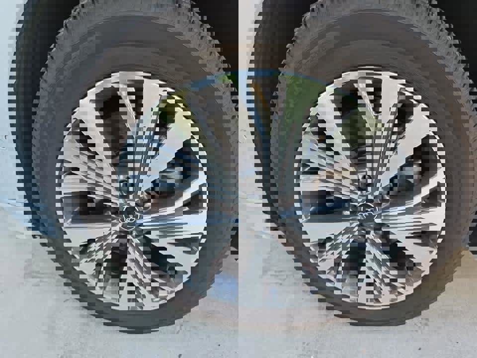 Used 2023 Audi Q4 e-tron Premium Plus w/ Premium Plus image 9