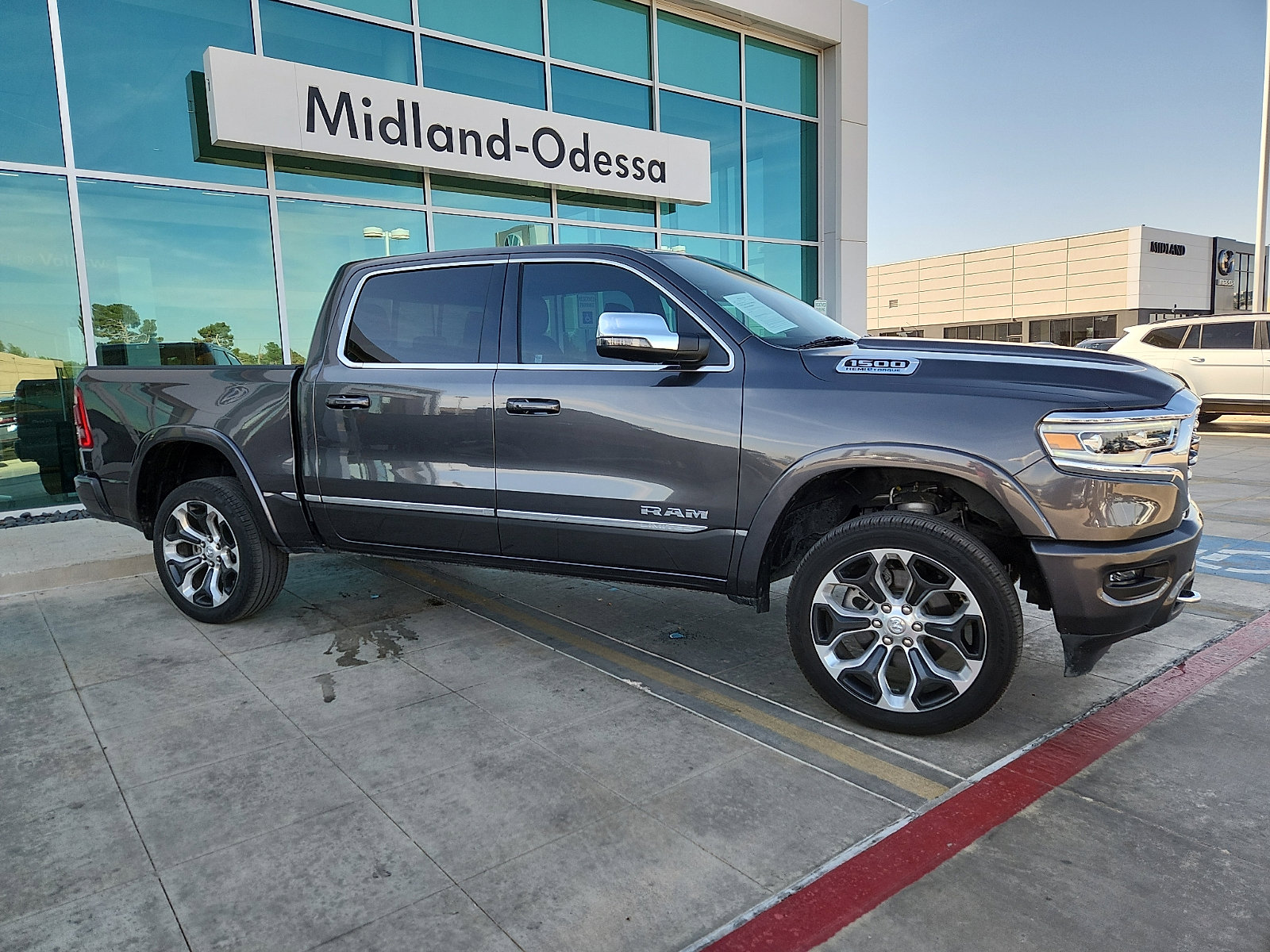 Used 2024 RAM 1500 Limited w/ Trailer Tow Group image 8