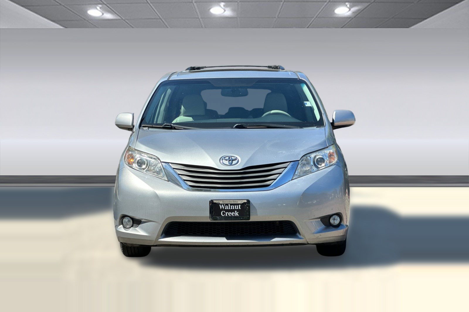 Used 2014 Toyota Sienna XLE FWD image 6