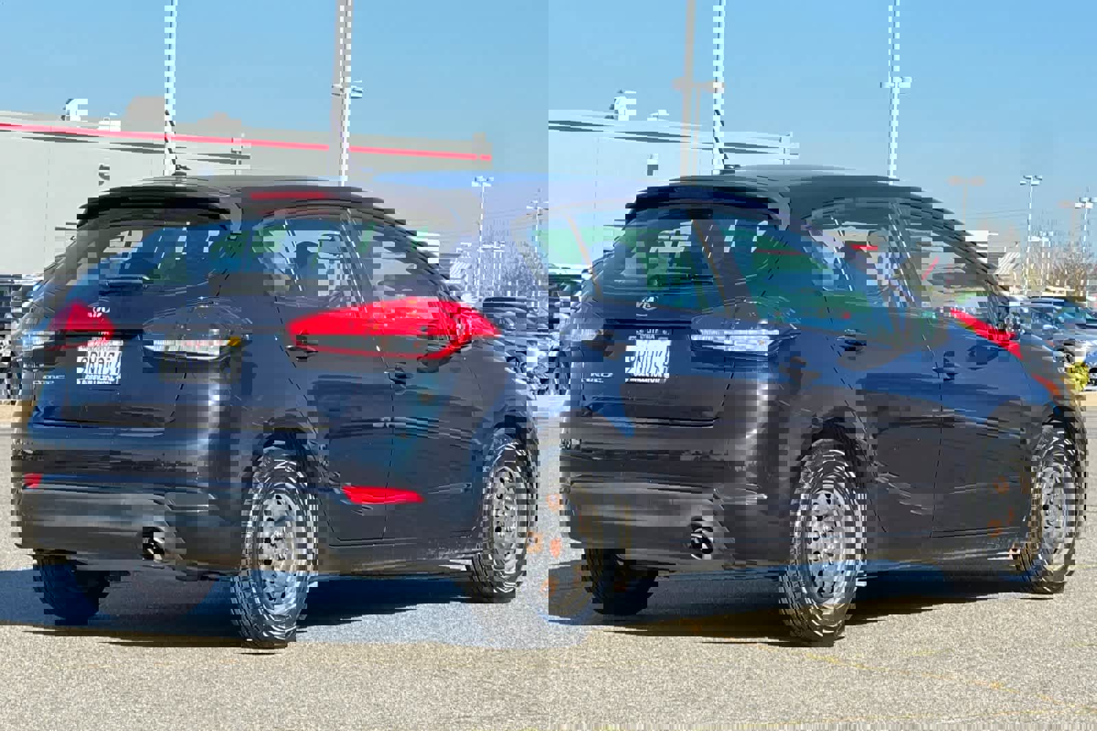 Used 2017 Kia Forte LX image 2