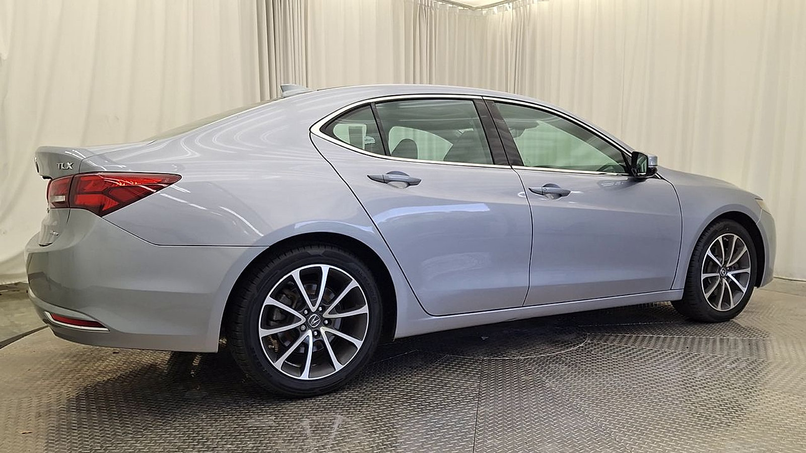 Used 2015 Acura TLX w/ Technology Package AWD/4WD image 4