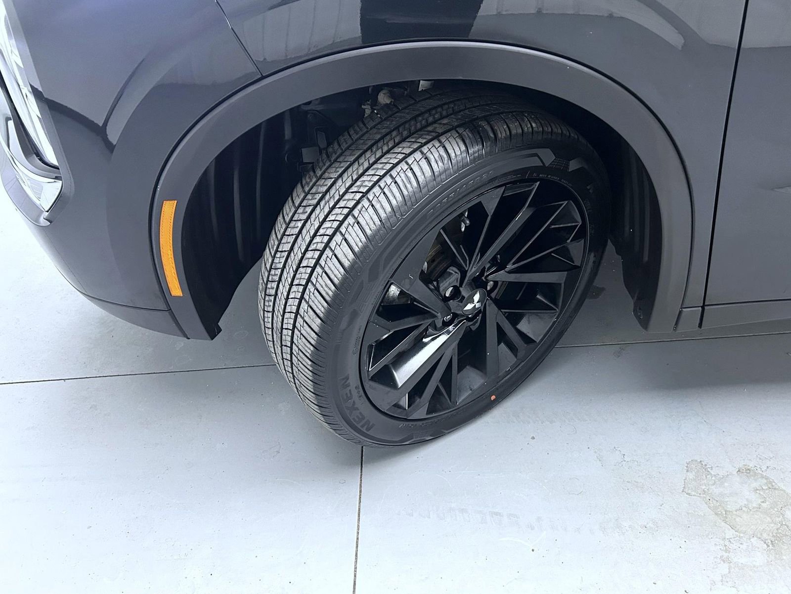 Used 2023 Mitsubishi Outlander SE Black Edition image 23