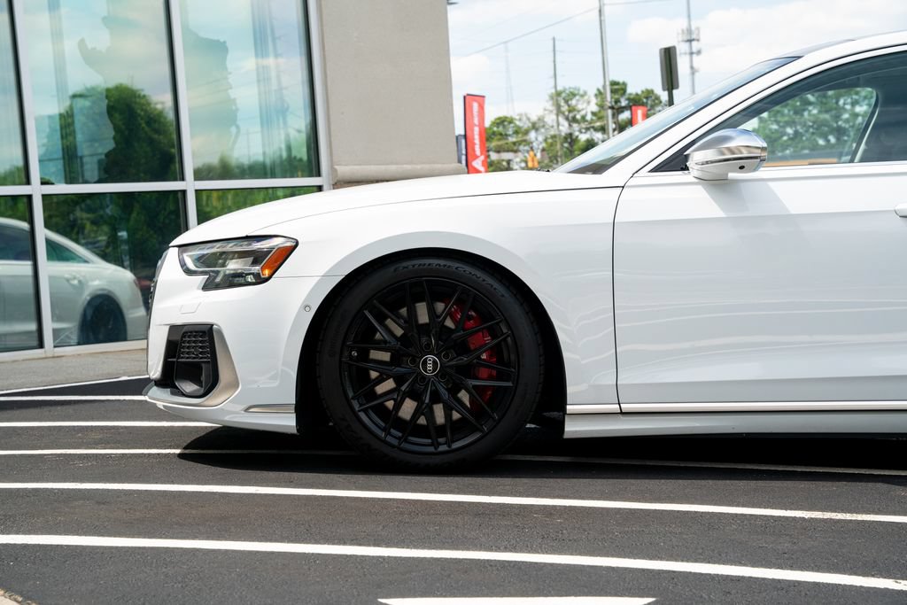 Used 2023 Audi S8 AWD/4WD image 23