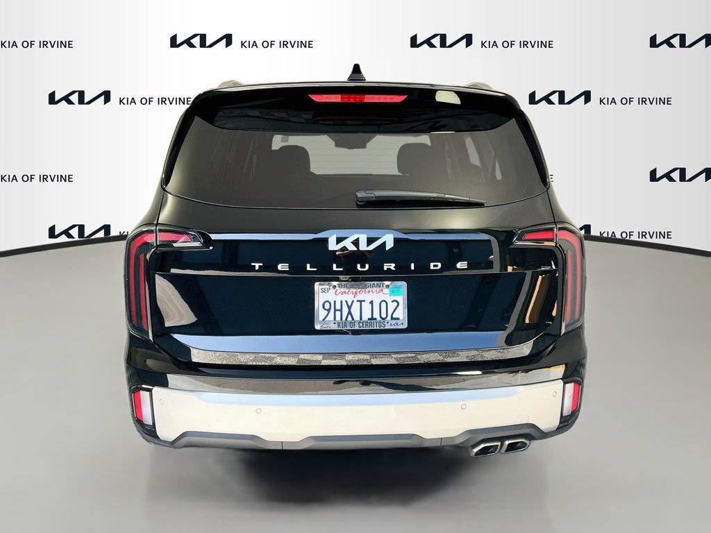 Certified 2024 Kia Telluride EX w/ EX Captain's Chair Package FWD image 8