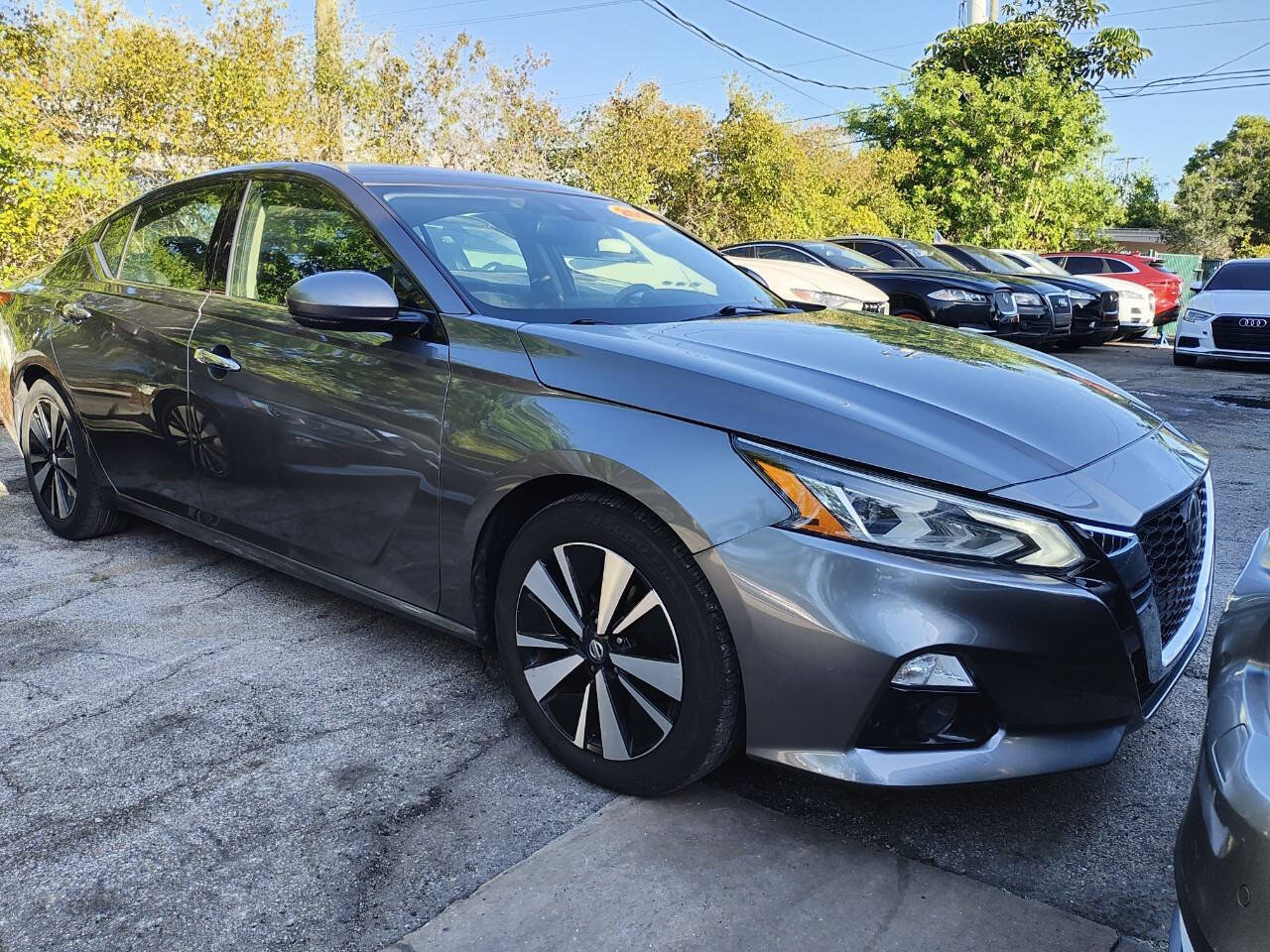Used 2019 Nissan Altima 2.5 SL FWD image 14