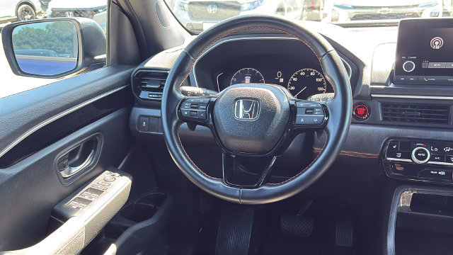 Used 2025 Honda Pilot Sport image 23