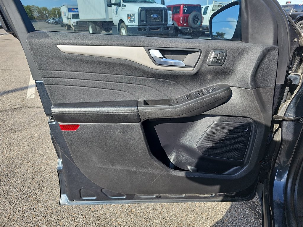 Certified 2022 Ford Escape SEL w/ Technology Package AWD/4WD image 26
