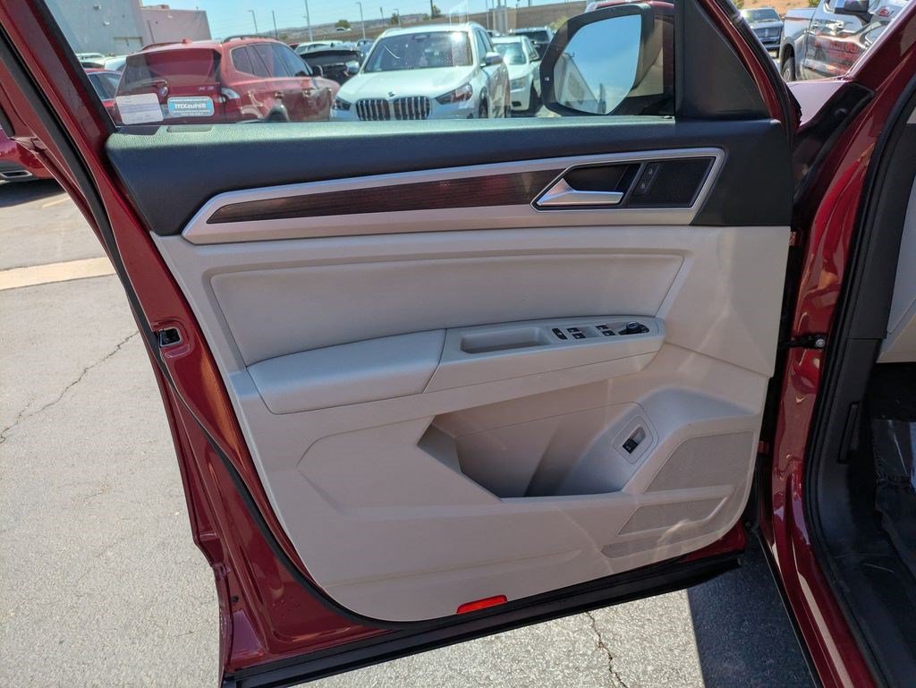 Used 2019 Volkswagen Atlas SE w/ Panoramic Sunroof Package FWD image 11