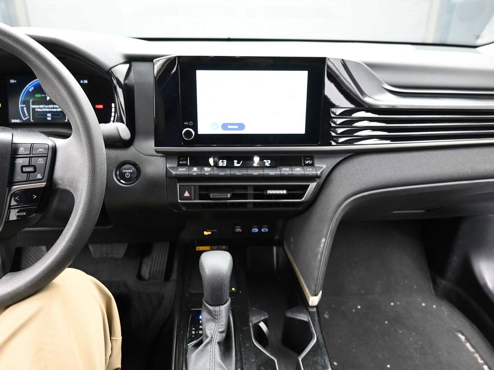 Used 2025 Toyota Camry LE w/ Convenience Package FWD image 12