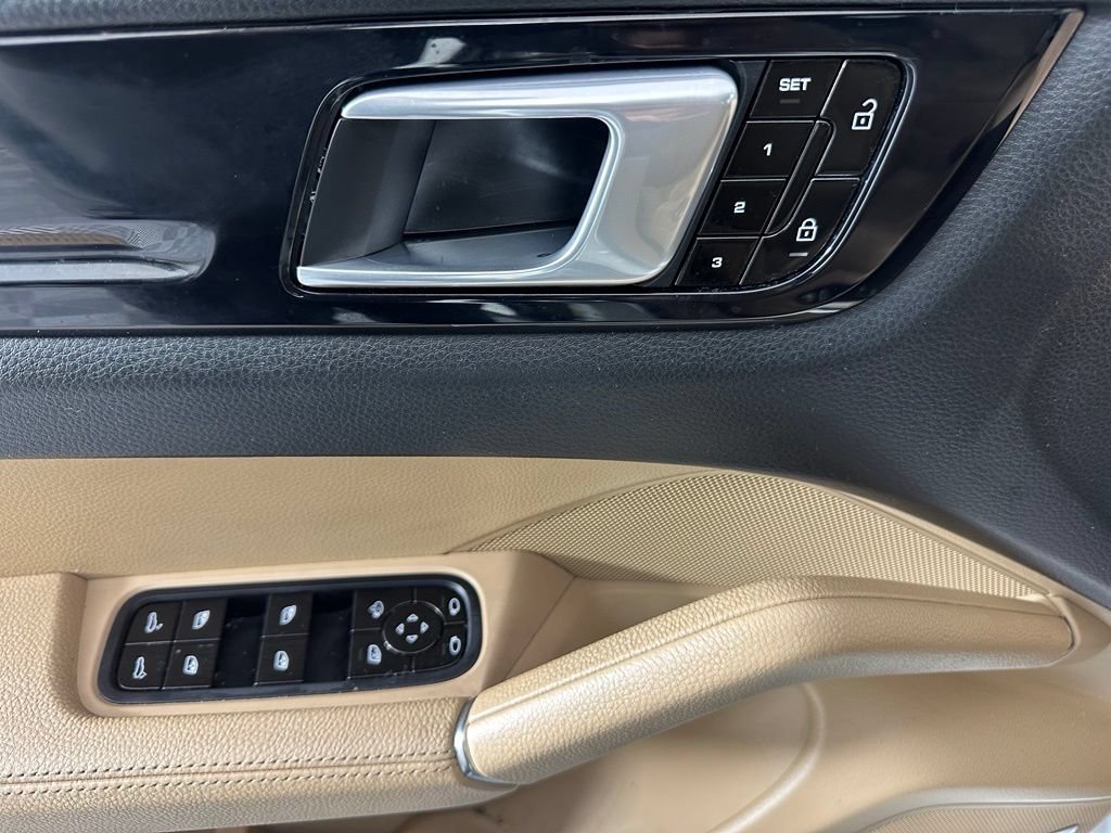Certified 2021 Porsche Cayenne AWD/4WD image 16