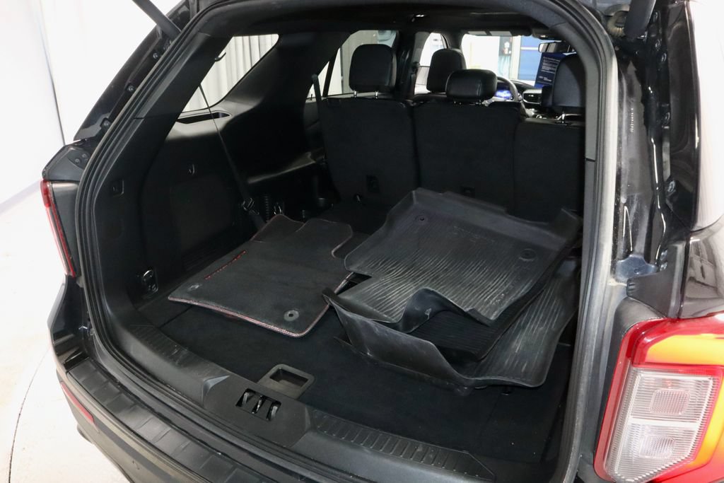 Used 2023 Ford Explorer ST-Line AWD/4WD image 15