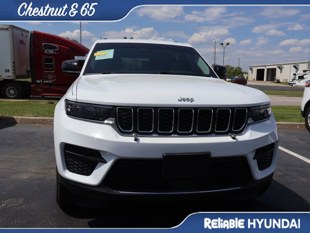 Used 2023 Jeep Grand Cherokee Laredo X image 5