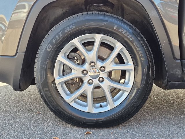 Used 2015 Jeep Cherokee Latitude AWD/4WD image 23