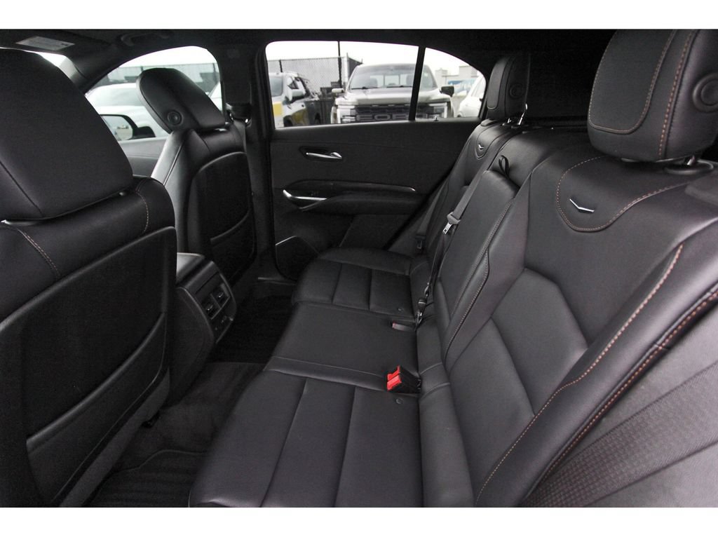 Used 2023 Cadillac XT4 Sport w/ Technology Package FWD image 7