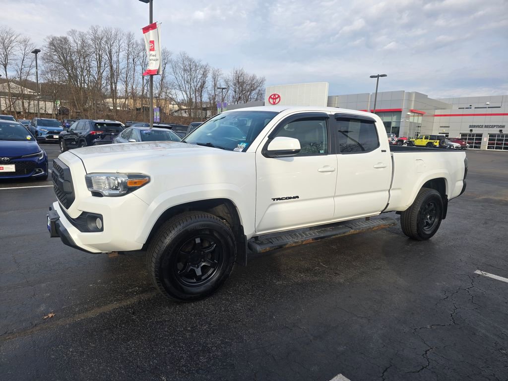 Used 2017 Toyota Tacoma SR5 w/ Tow Package image 3