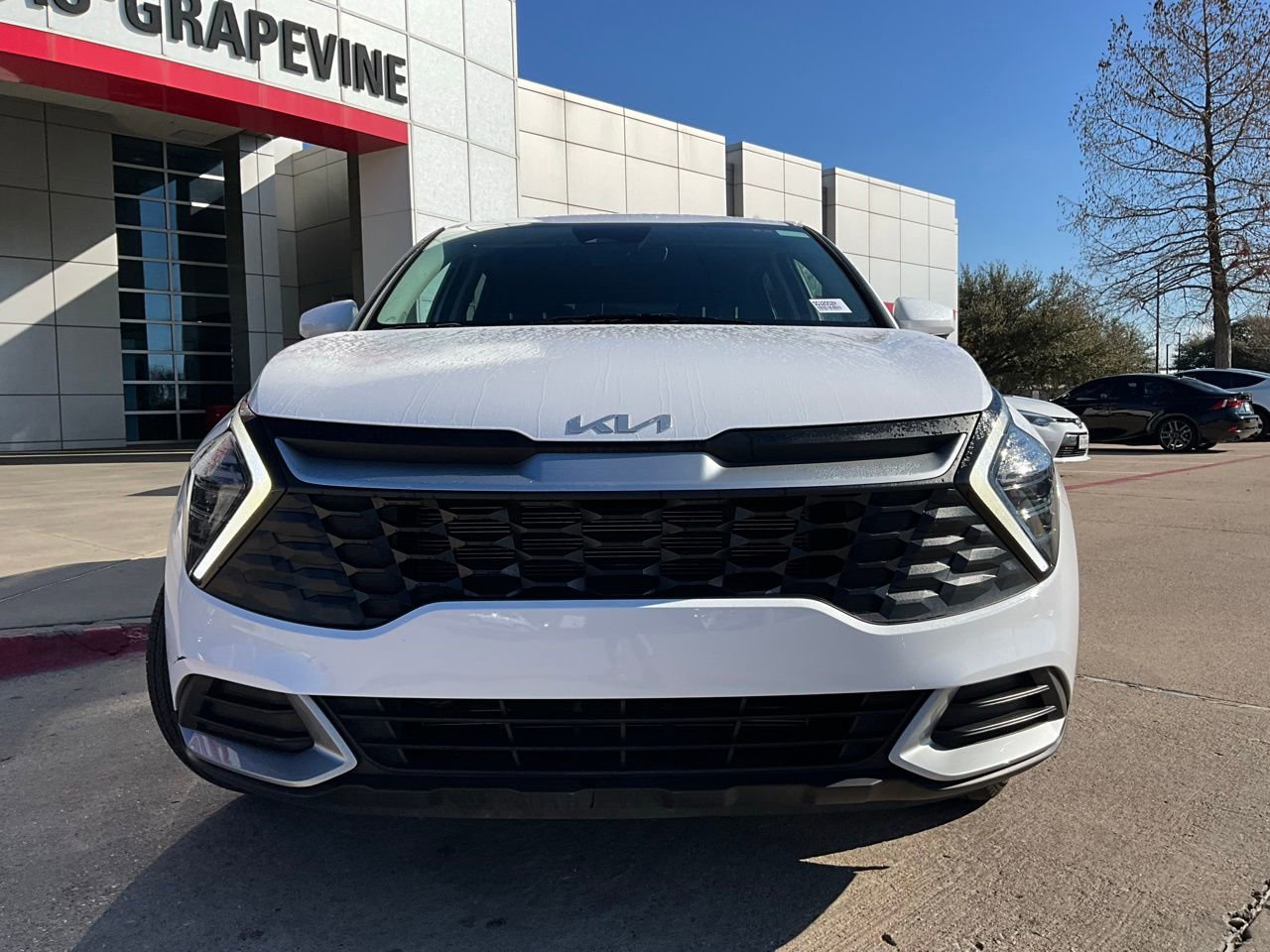 Used 2025 Kia Sportage LX image 3