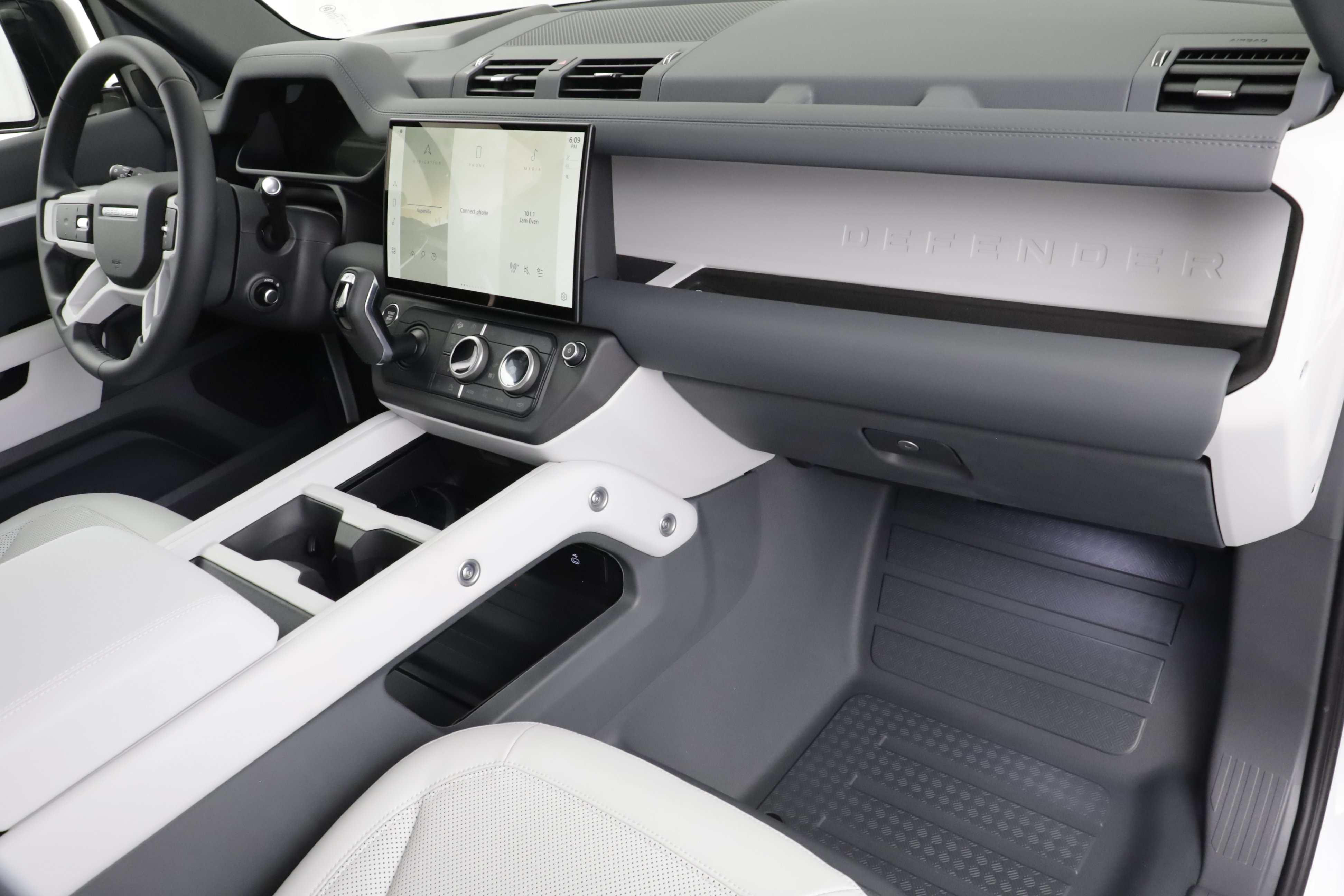 New 2026 Land Rover Defender 130 S AWD/4WD image 23