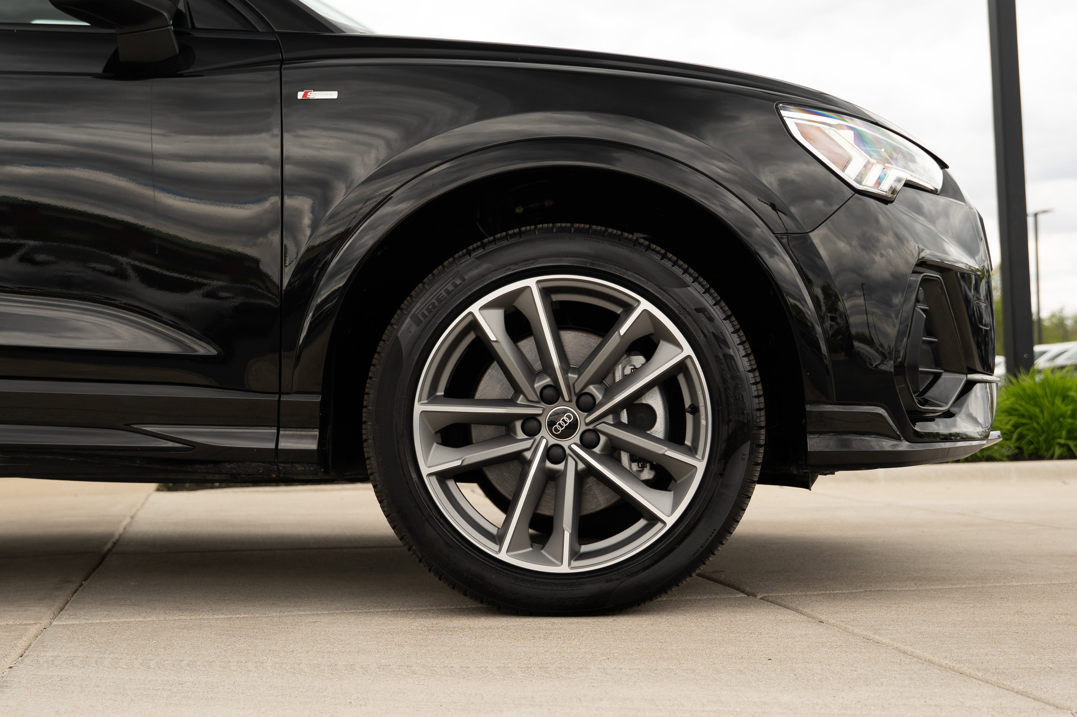 Certified 2025 Audi Q3 2.0T Premium w/ Convenience Package AWD/4WD image 31