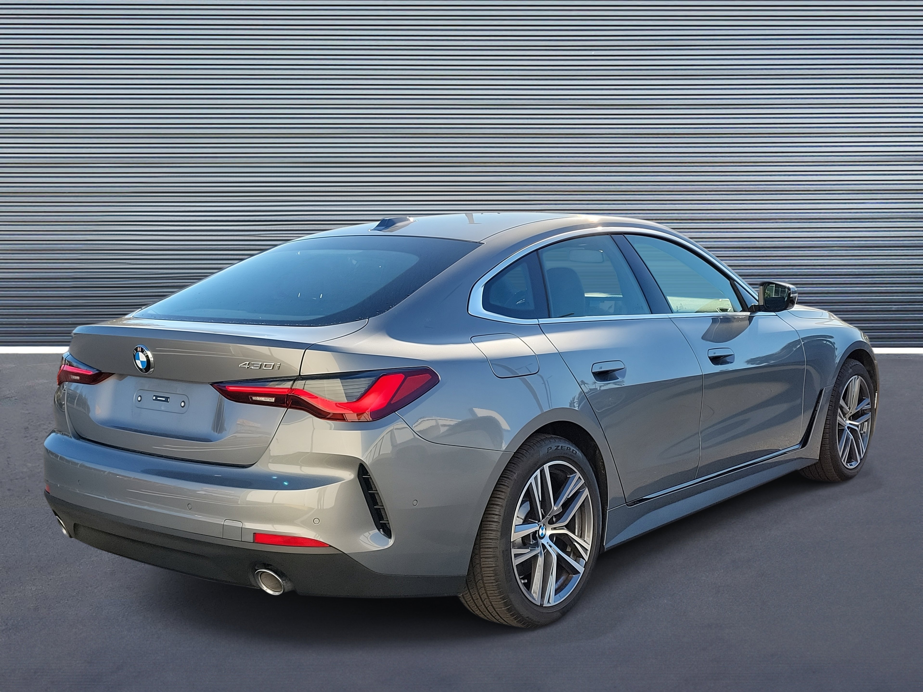 Used 2025 BMW 430i w/ Premium Package image 3