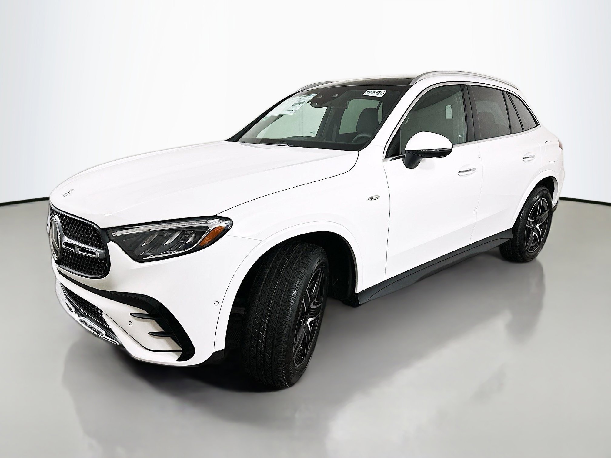 New 2025 Mercedes-Benz GLC 350e 4MATIC image 3