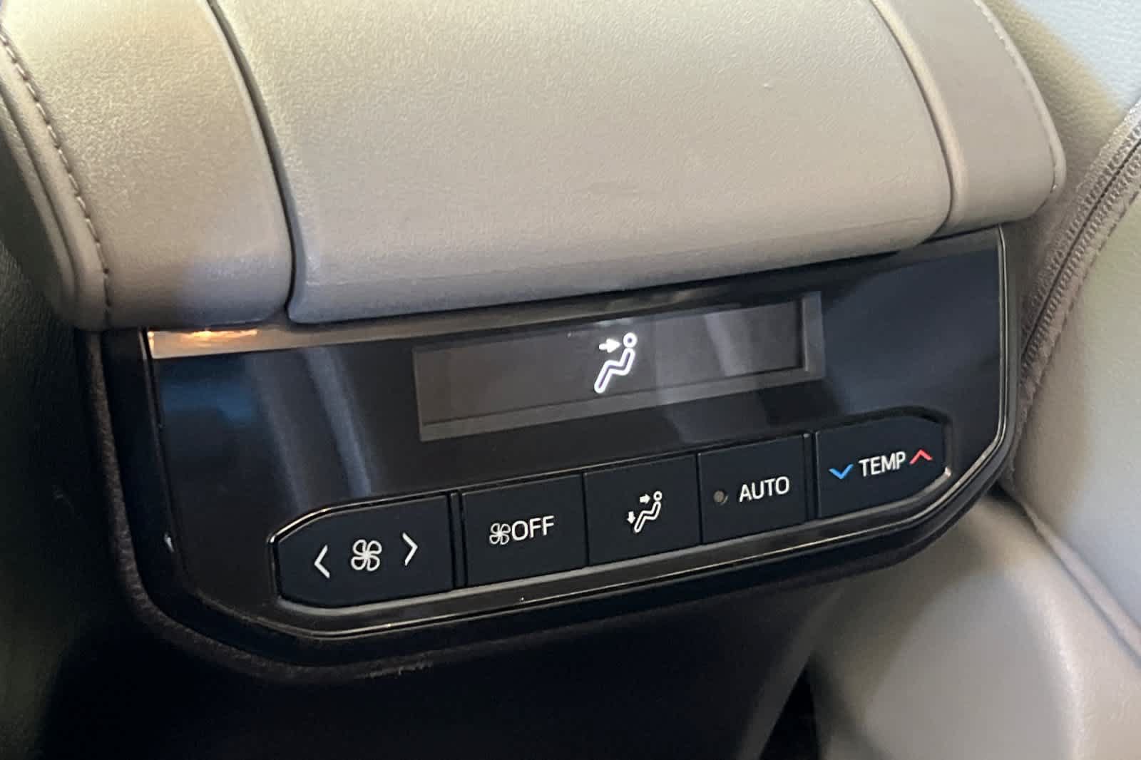 Used 2023 Toyota Highlander Limited AWD/4WD image 14