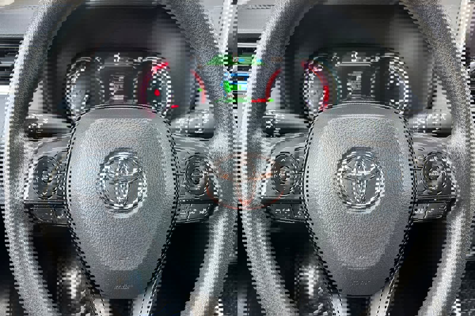 Certified 2024 Toyota RAV4 XLE image 25