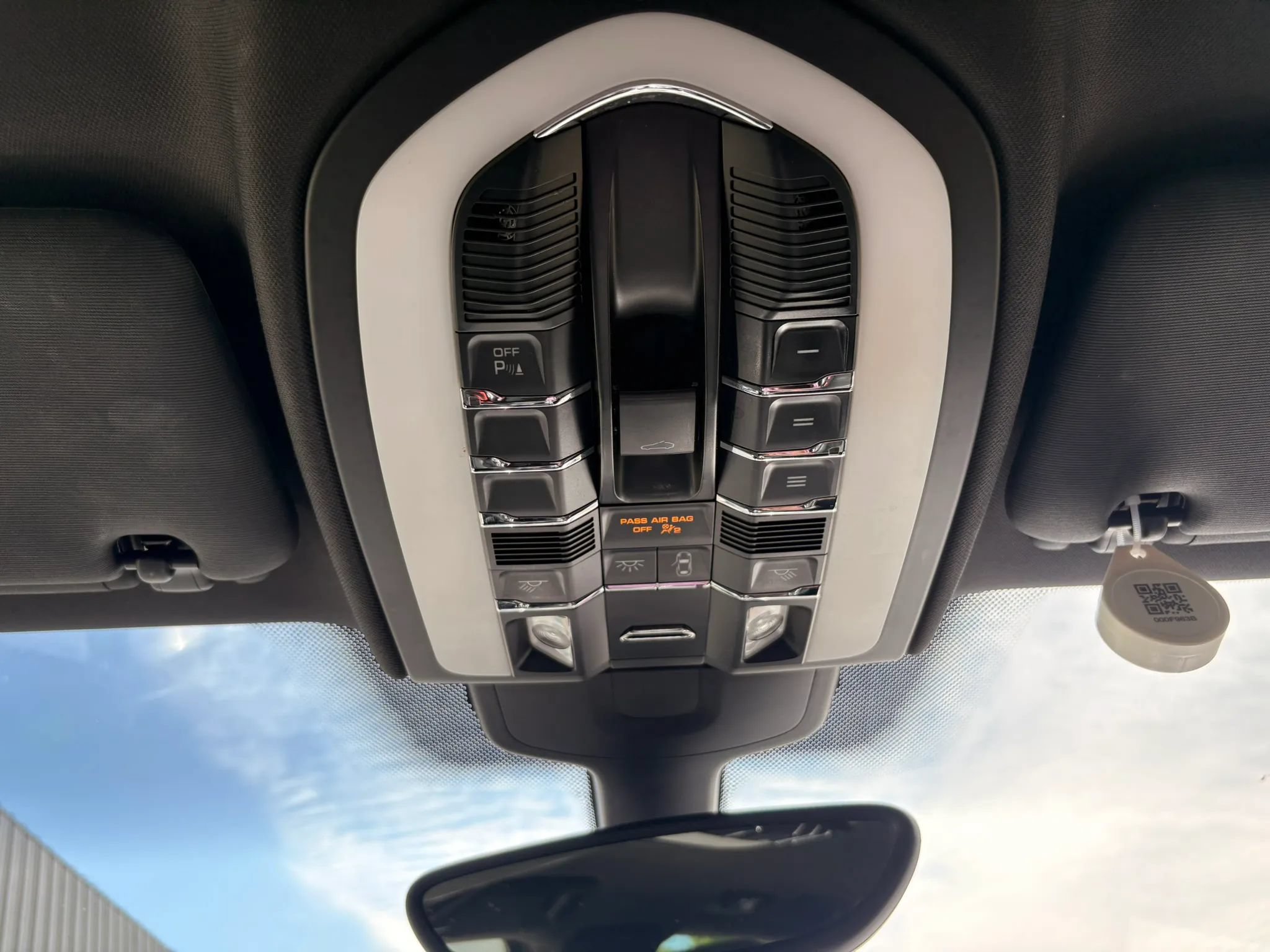Used 2015 Porsche Cayenne S AWD/4WD image 23