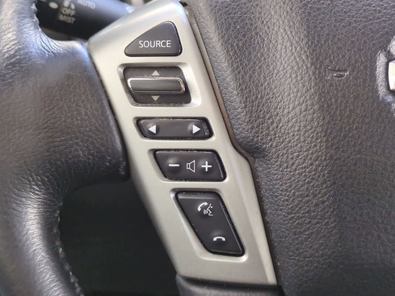 Used 2018 Nissan Titan SL image 24