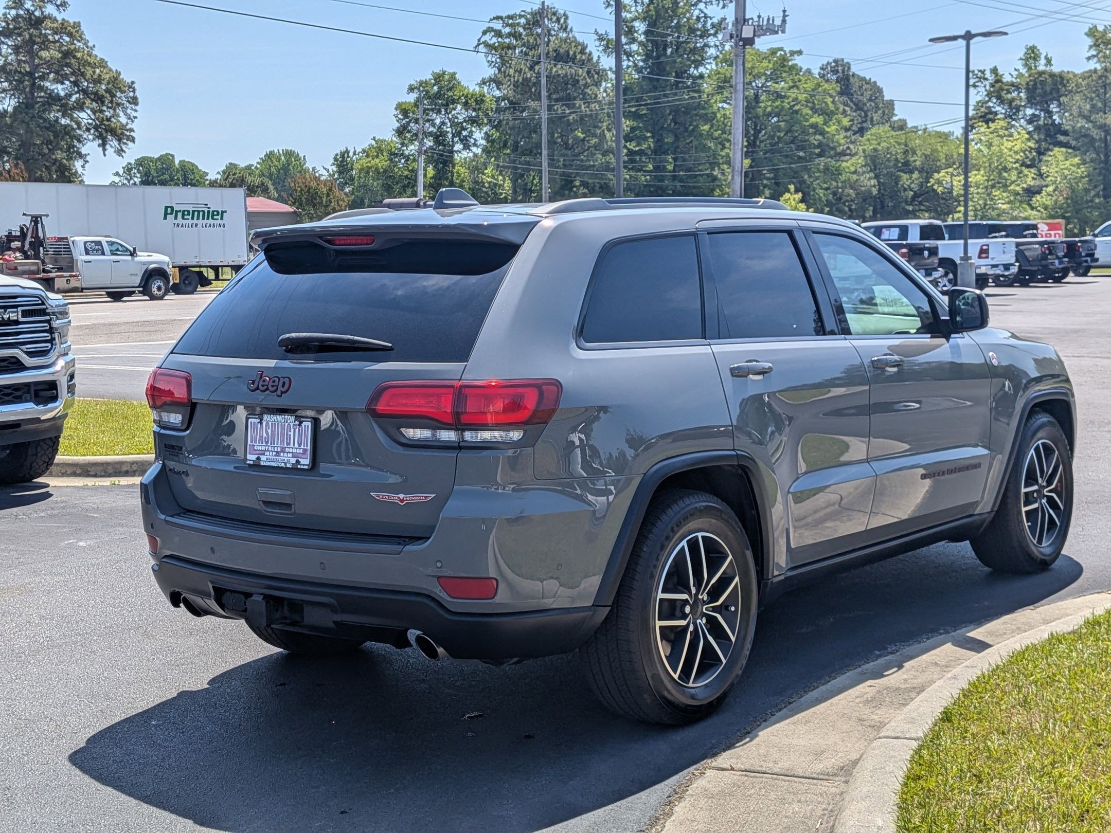 Used 2019 Jeep Grand Cherokee Trailhawk w/ Trailhawk Luxury Group AWD/4WD image 5