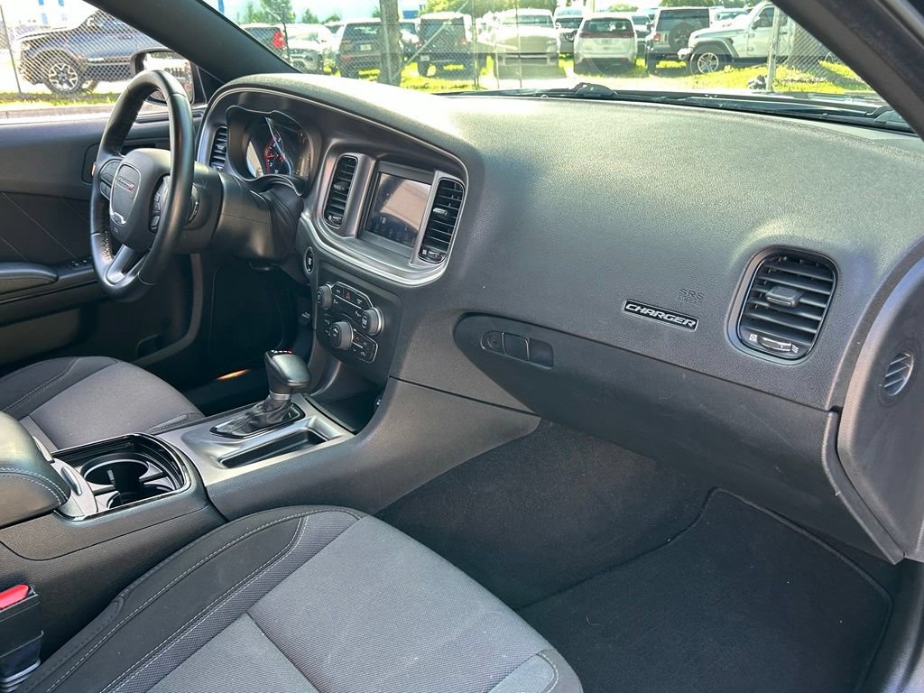Used 2021 Dodge Charger SXT w/ Blacktop Package RWD image 39