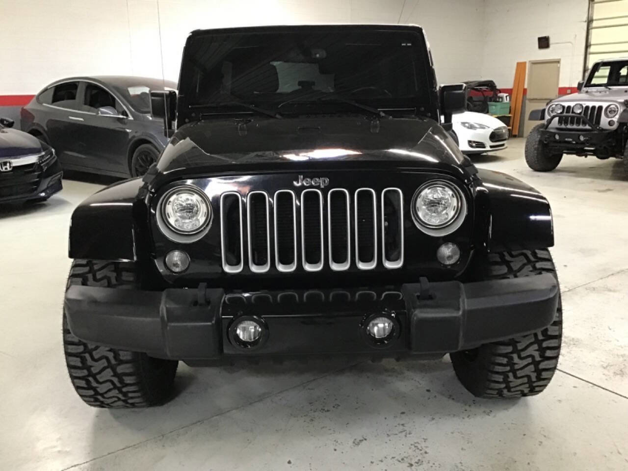 Used 2017 Jeep Wrangler Unlimited Sahara w/ Connectivity Group image 2