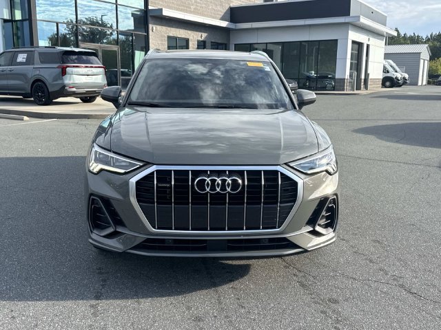 Used 2021 Audi Q3 2.0T Premium Plus w/ Premium Plus Package AWD/4WD image 2