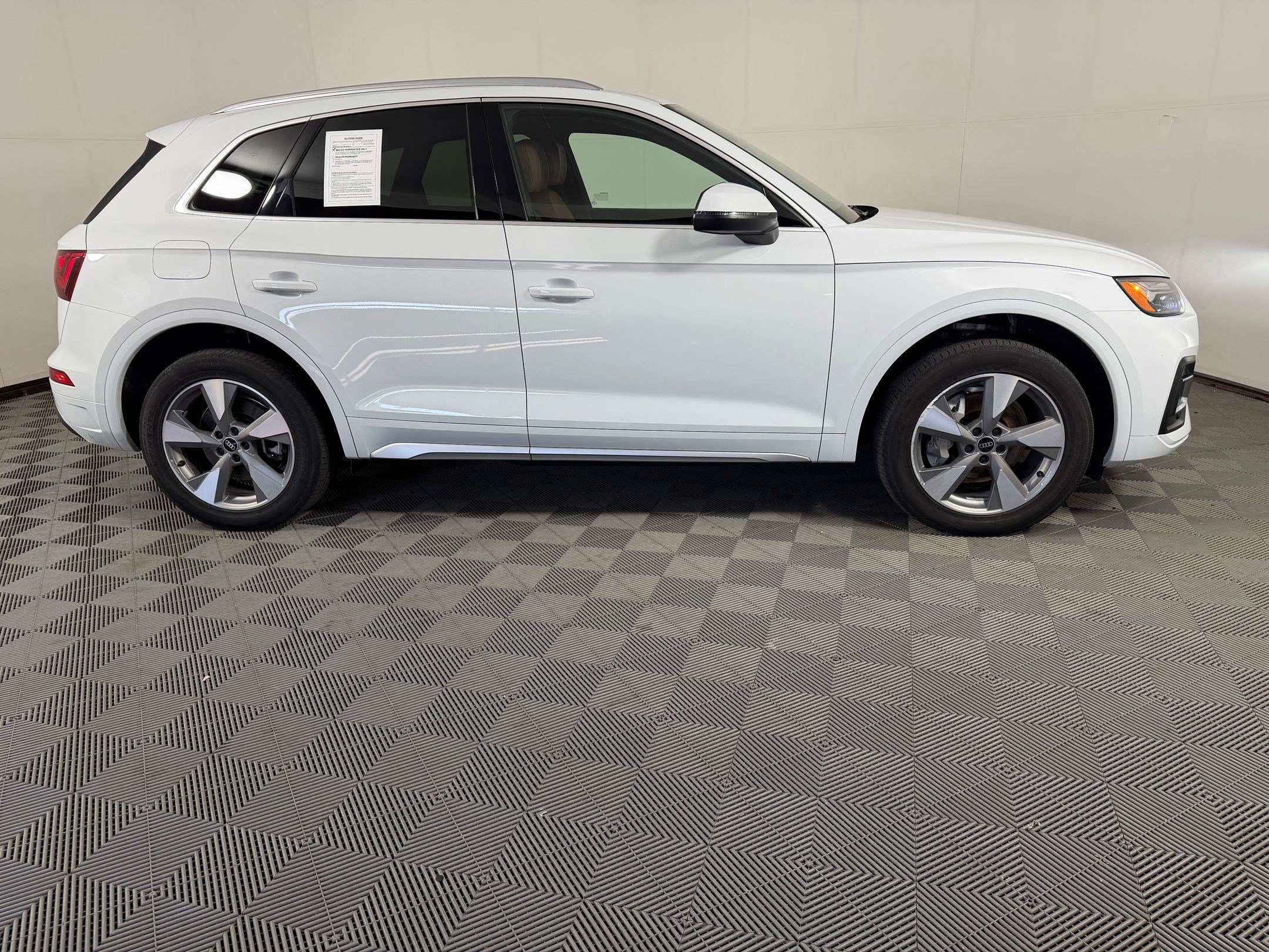 Used 2023 Audi Q5 2.0T Premium w/ Convenience Package AWD/4WD image 8