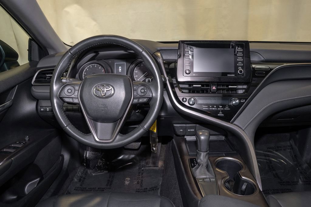 Used 2024 Toyota Camry SE image 6
